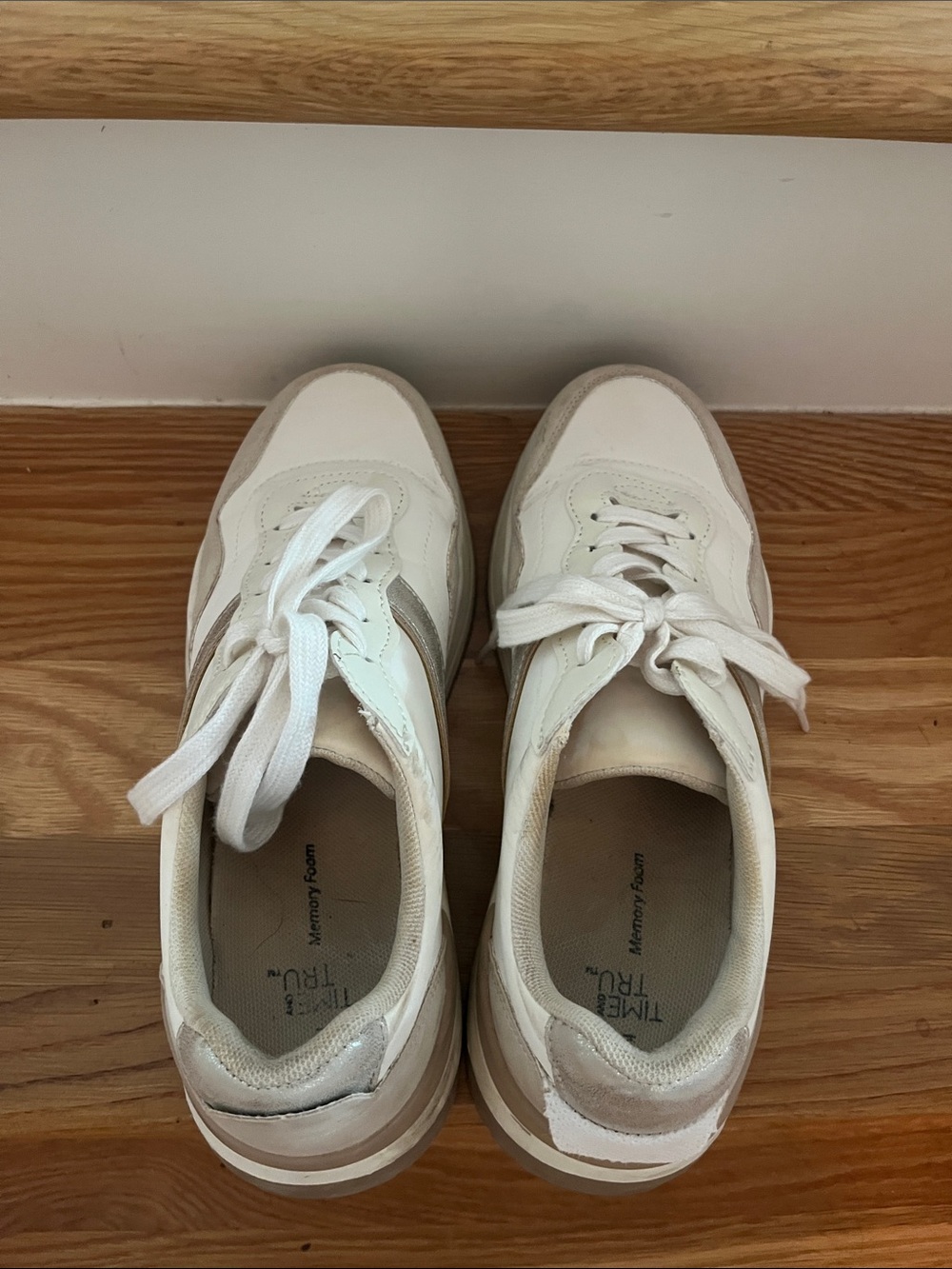 ❤️ 6 for 20 ❤️ Womens Casual White and Beige Memory Foam Sneakers Time and Tru